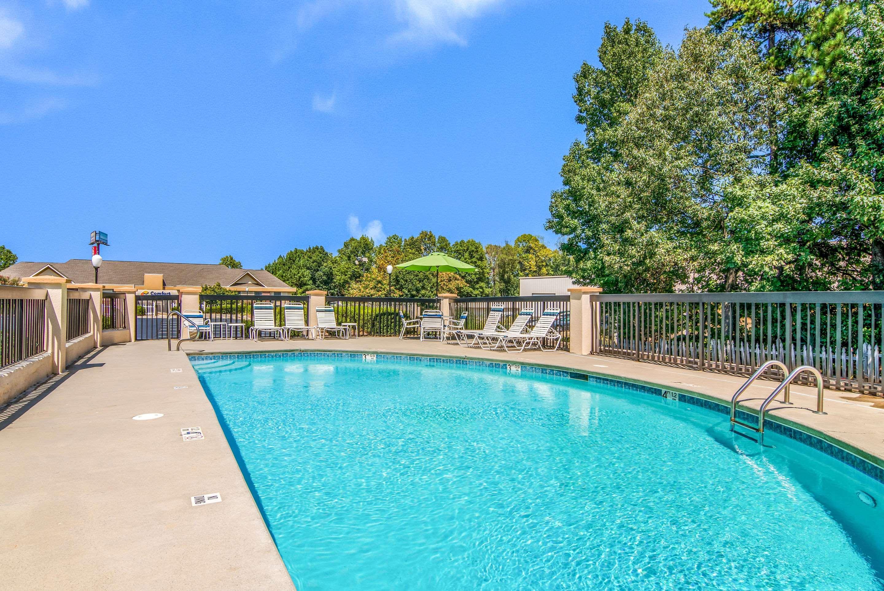 Quality Inn Suwanee I-85 Buitenkant foto